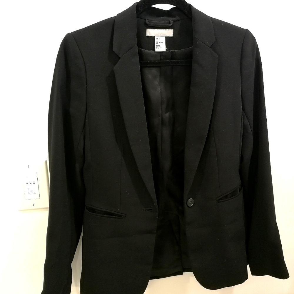 ⚡️SOLD⚡️H&M Black Fitted Blazer Jacket